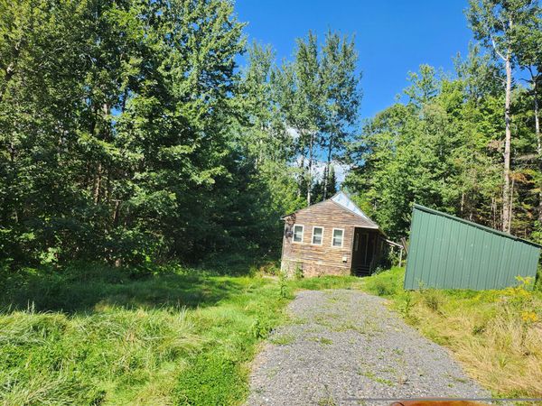 937 Athens Road , Hartland, ME 04943