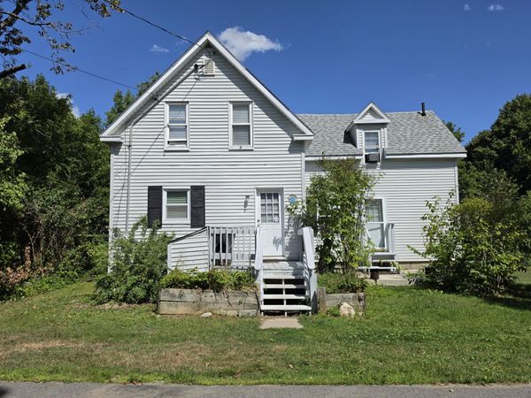 8 Hillside Street , Baileyville, ME 04694