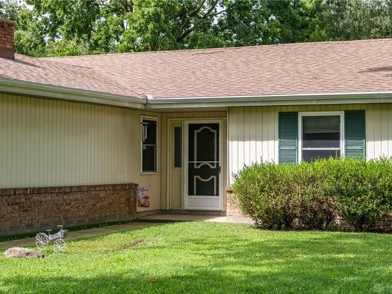 4959 Strathaven Drive, Mad River Township, OH 45424 Photo 3