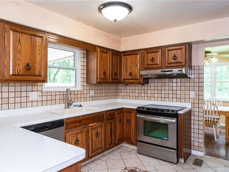 4959 Strathaven Drive, Mad River Township, OH 45424 Photo 9