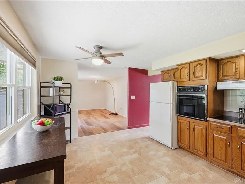 1032 W Alkaline Springs Road, Vandalia, OH 45377 Photo 8