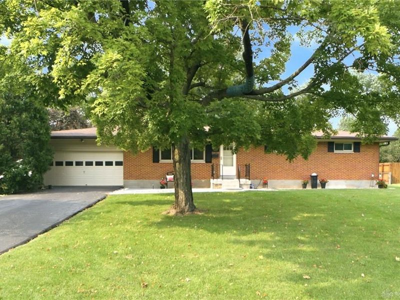 4186 Nedra Drive, Bellbrook, OH 45305 Photo 2