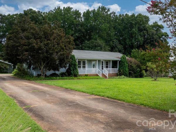 415 Massey Deal Road , Statesville, NC 28625