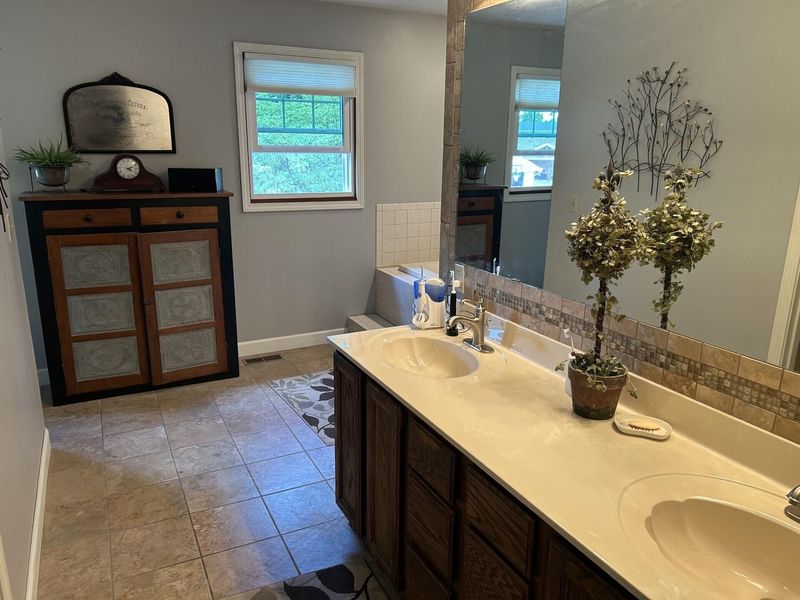 1917 Cheshire Drive, Saint Marys, OH 45885 Photo 33