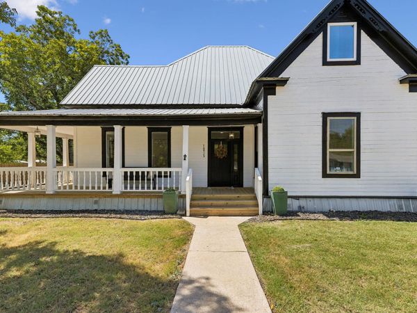 1015 W Clark ST, Bartlett, TX 76511