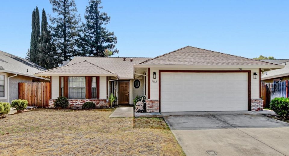 5112 Laguna Park Dr, Elk Grove, CA 95758 Photo