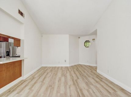 5112 Laguna Park Dr, Elk Grove, CA 95758 Photo