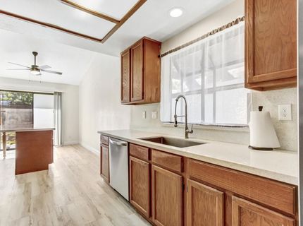 5112 Laguna Park Dr, Elk Grove, CA 95758 Photo