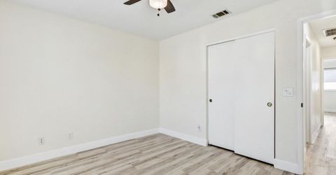 5112 Laguna Park Dr, Elk Grove, CA 95758 Photo