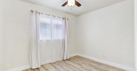5112 Laguna Park Dr, Elk Grove, CA 95758 Photo