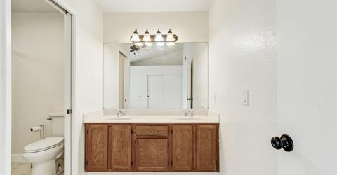 5112 Laguna Park Dr, Elk Grove, CA 95758 Photo