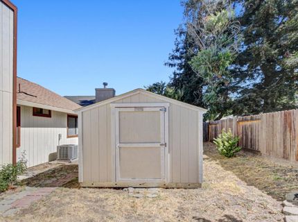5112 Laguna Park Dr, Elk Grove, CA 95758 Photo