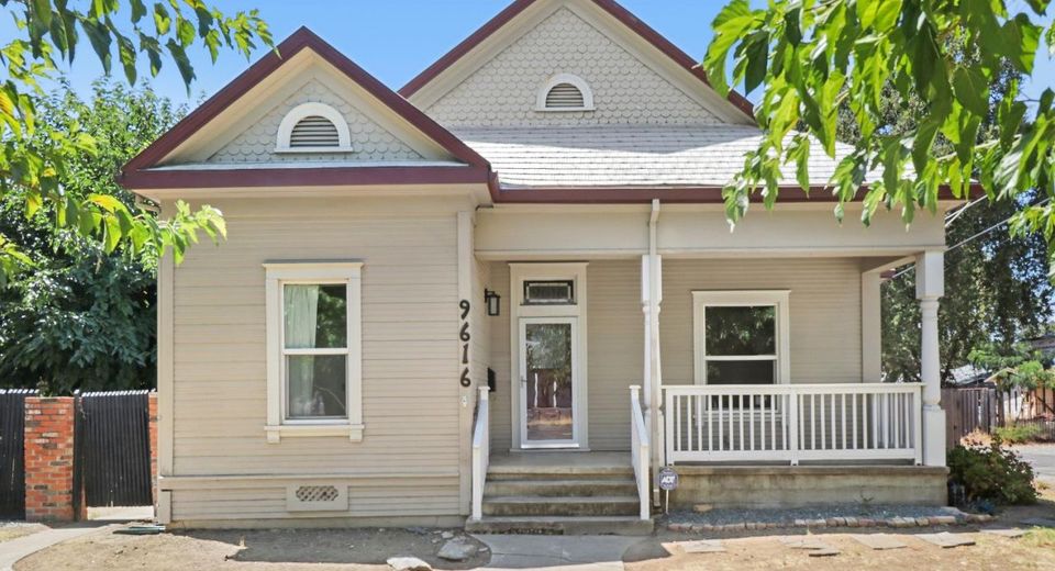 9616 Walnut Ave, Elk Grove, CA 95624 Photo
