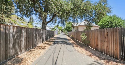 9616 Walnut Ave, Elk Grove, CA 95624 Photo