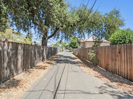 9616 Walnut Ave, Elk Grove, CA 95624 Photo