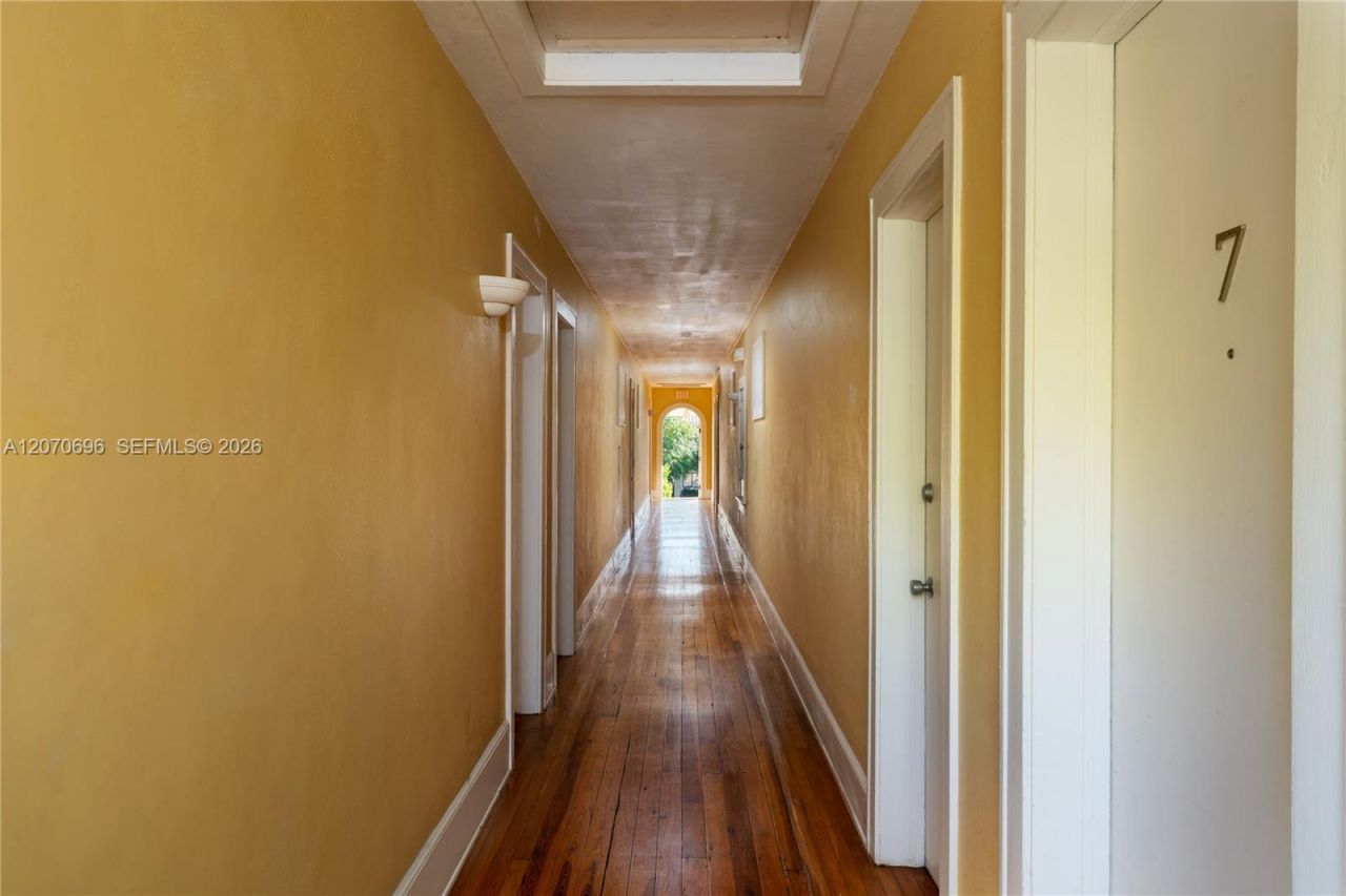 4342 Sheridan Ave , Unit 5, Miami Beach, FL 33140 Photo