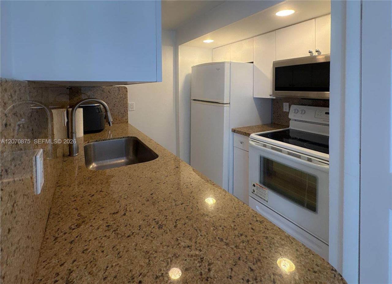 4349 Sheridan Ave , Unit 11, Miami Beach, FL 33140 Photo