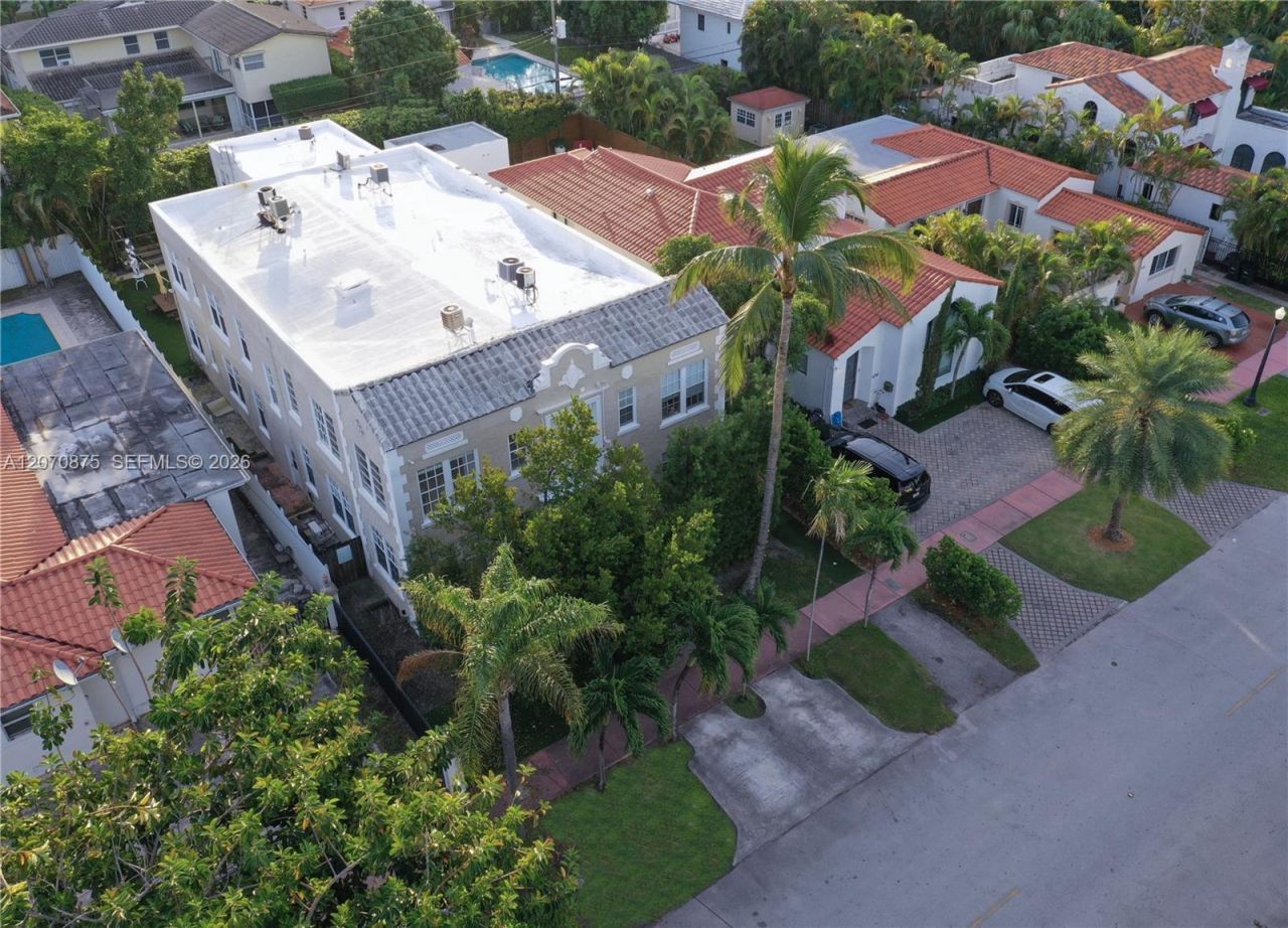 4349 Sheridan Ave , Unit 11, Miami Beach, FL 33140 Photo
