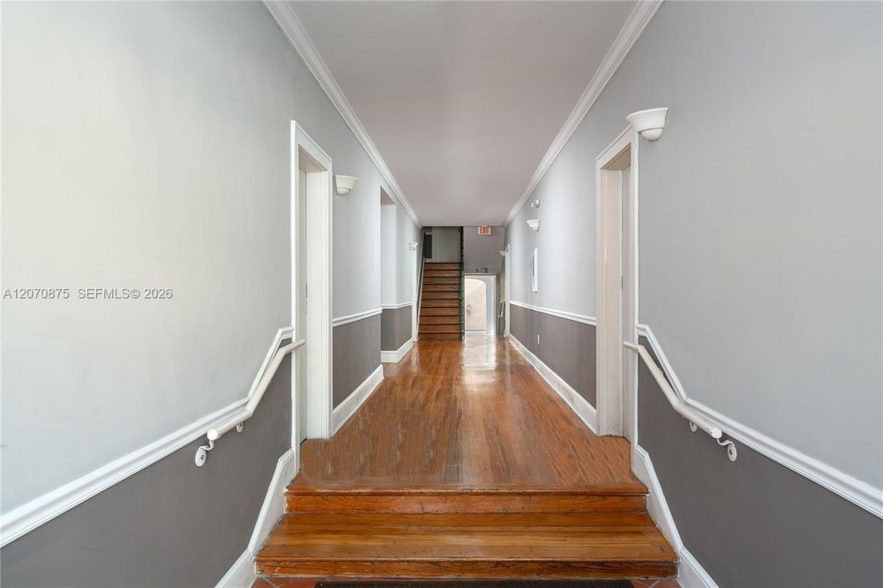 4349 Sheridan Ave , Unit 11, Miami Beach, FL 33140 Photo