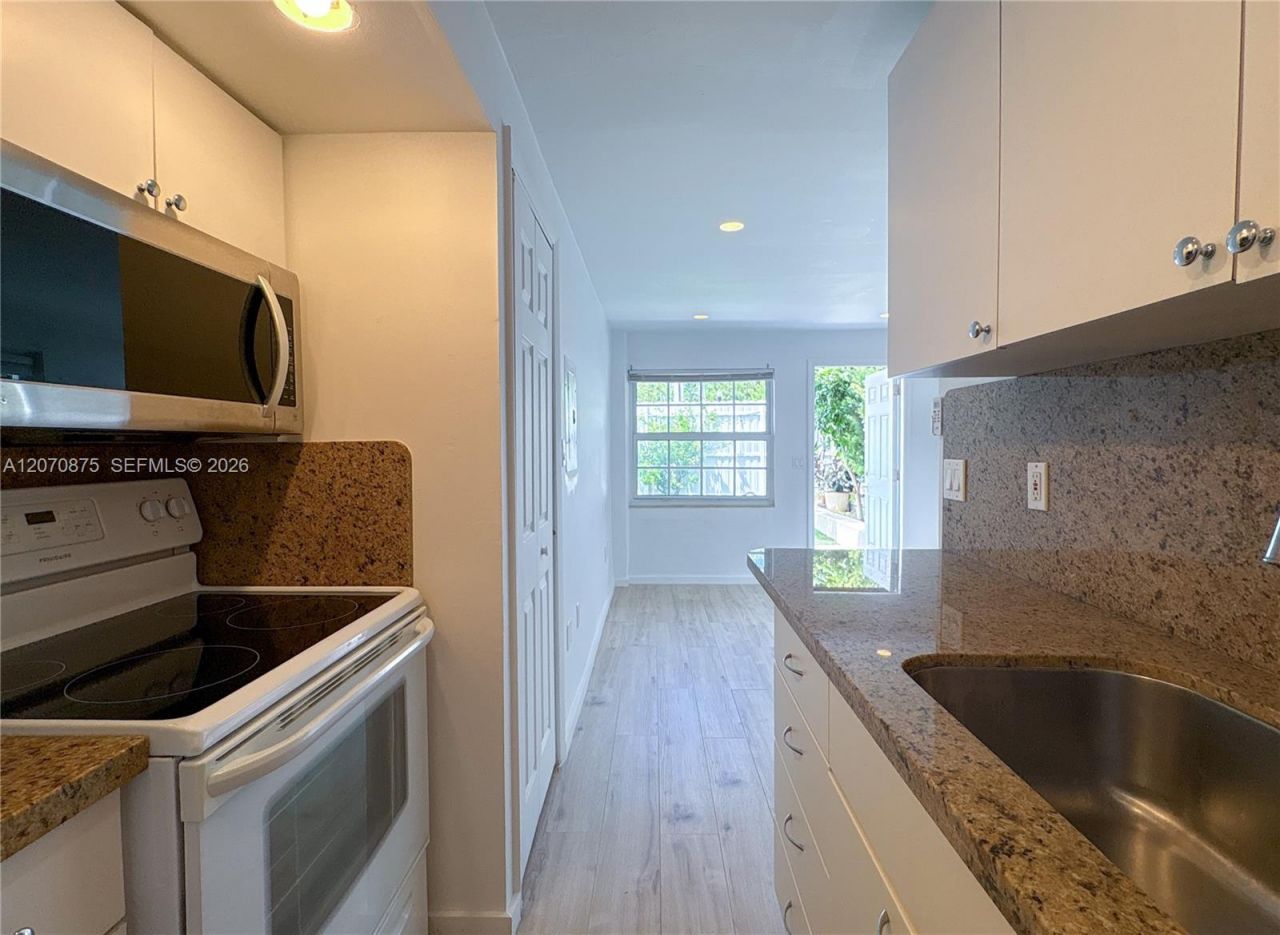 4349 Sheridan Ave , Unit 11, Miami Beach, FL 33140 Photo