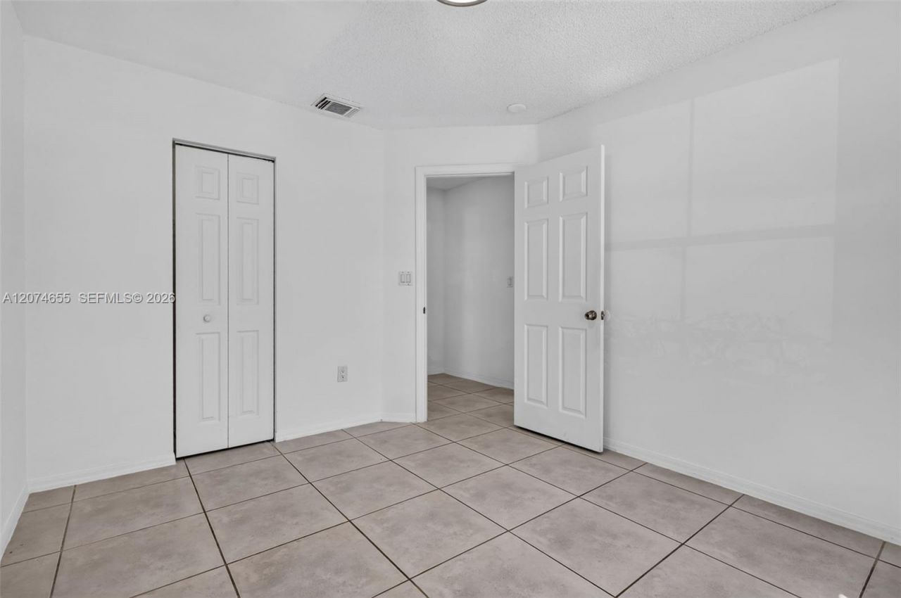 2342 NW 184th Ter , Pembroke Pines, FL 33029 Photo