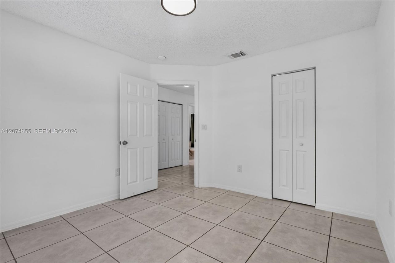 2342 NW 184th Ter , Pembroke Pines, FL 33029 Photo