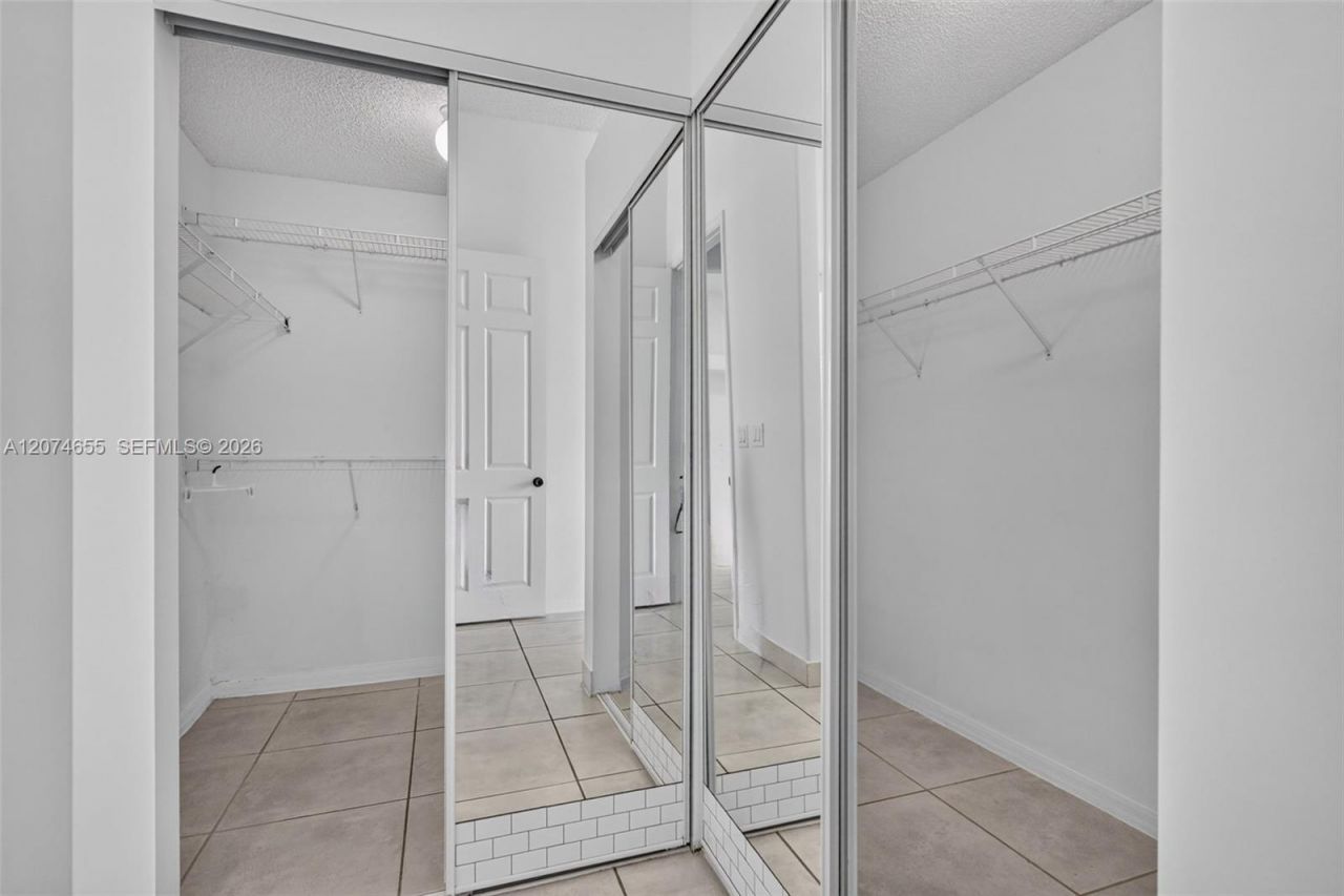 2342 NW 184th Ter , Pembroke Pines, FL 33029 Photo