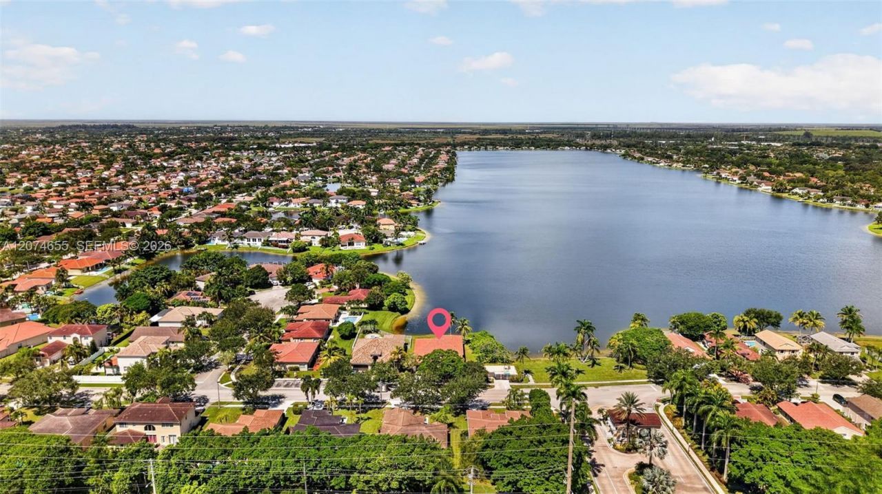 2342 NW 184th Ter , Pembroke Pines, FL 33029 Photo