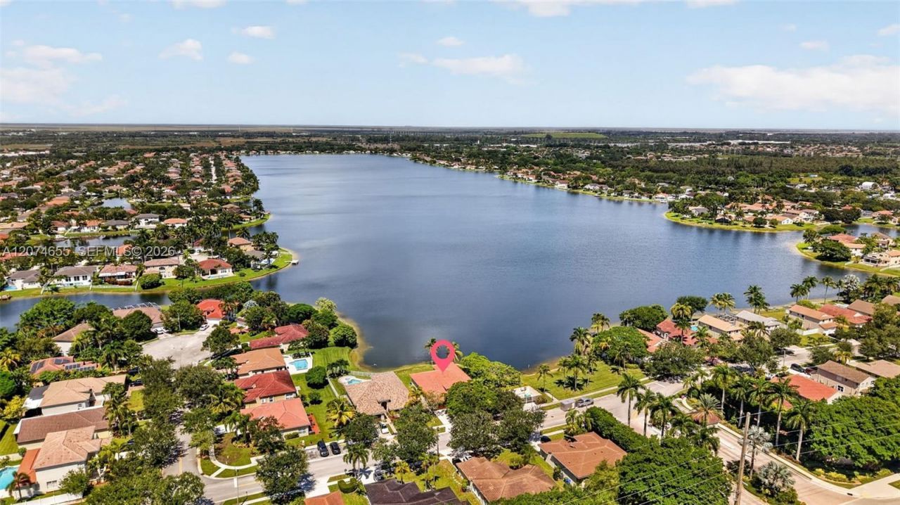 2342 NW 184th Ter , Pembroke Pines, FL 33029 Photo