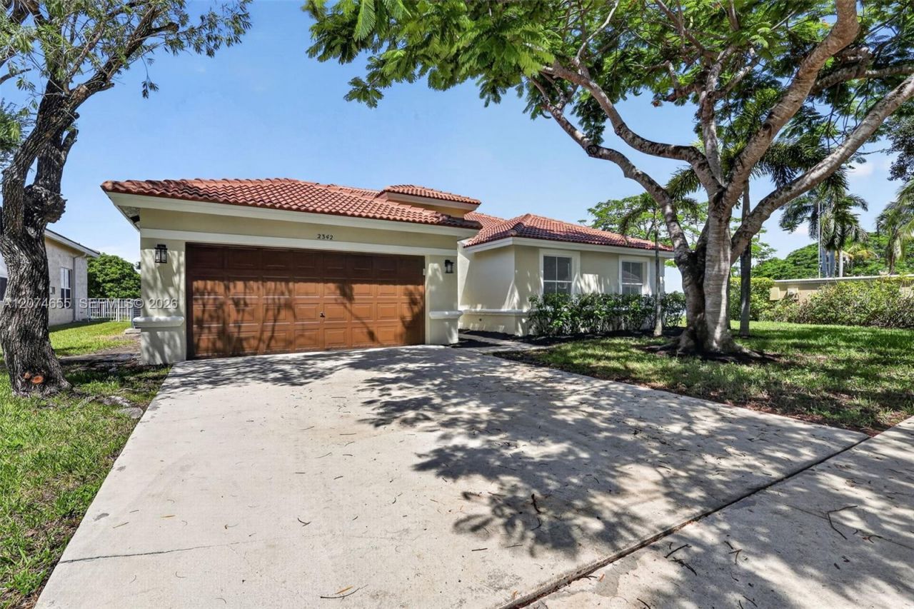2342 NW 184th Ter , Pembroke Pines, FL 33029 Photo