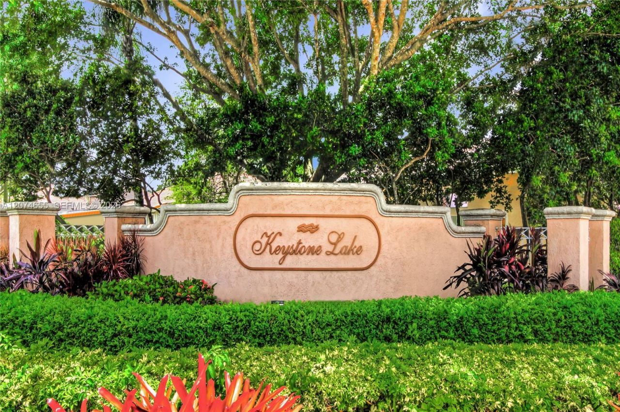 2342 NW 184th Ter , Pembroke Pines, FL 33029 Photo