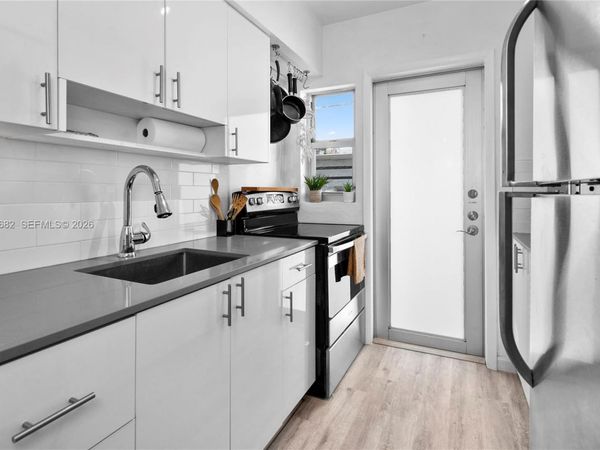 641 Espanola Way , Unit 24, Miami Beach, FL 33139