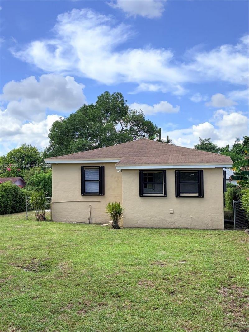 1927 NW 64th St , Miami, FL 33147 Photo