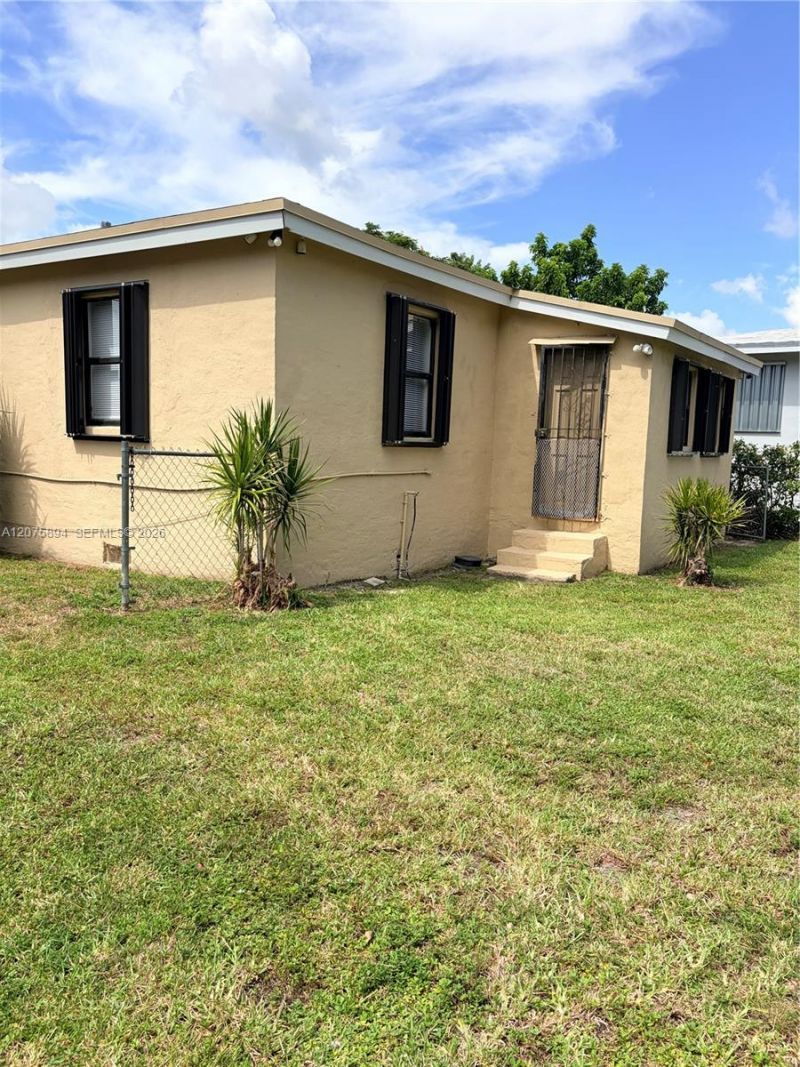 1927 NW 64th St , Miami, FL 33147 Photo