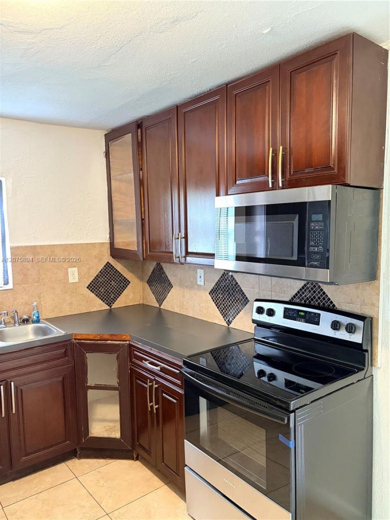 1927 NW 64th St , Miami, FL 33147 Photo