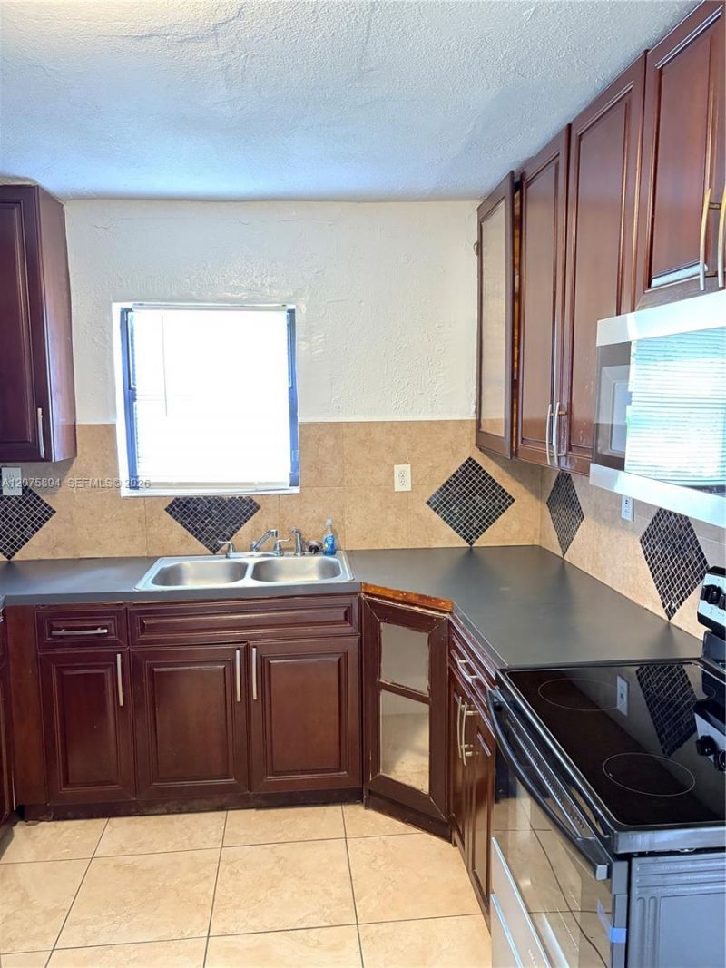 1927 NW 64th St , Miami, FL 33147 Photo
