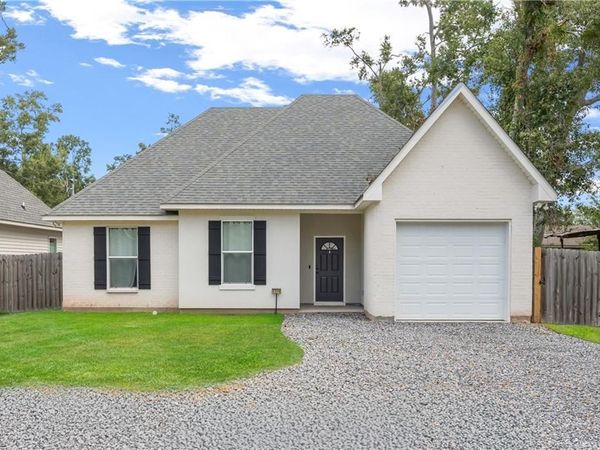 1319 AMERICA Street , Mandeville, LA 70448