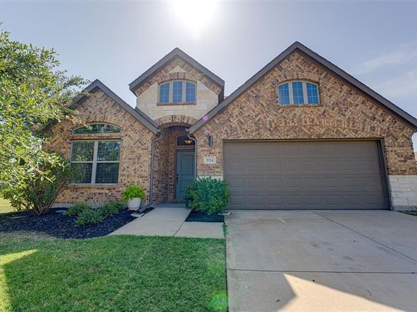 924 Mcgehee Court, Fate, TX 75087