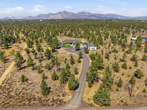 4285 NE Butler Avenue, Redmond, OR 97756