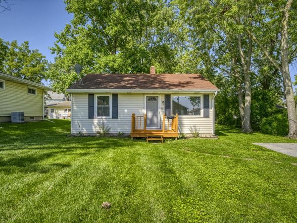 521 Sheridan Street , Crown Point, IN 46307