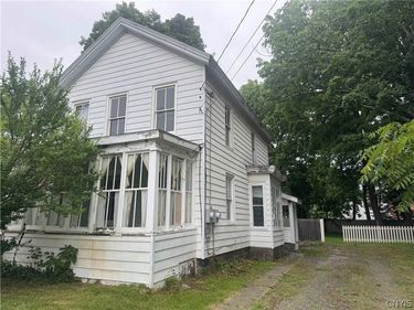 32 Broad Street, Gloversville, NY 12078