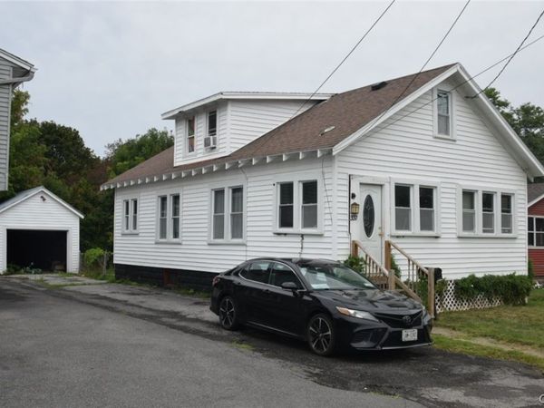 337 Roxford Road N, Syracuse, NY 13208
