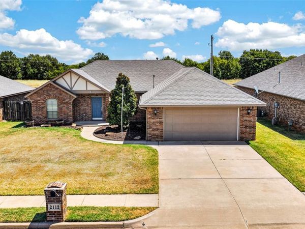 2112 Appalachian Trail, Edmond, OK 73003