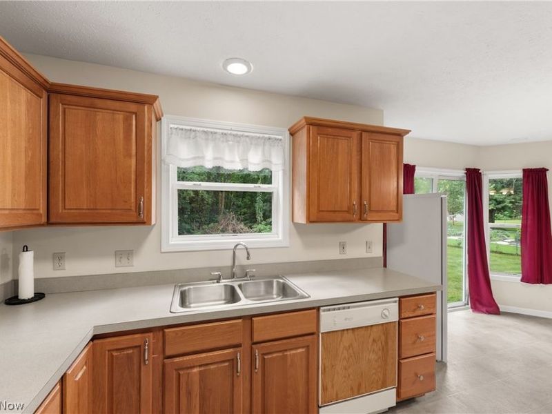 25273 Briarwood Lane, Columbia Station, OH 44028 Photo 6