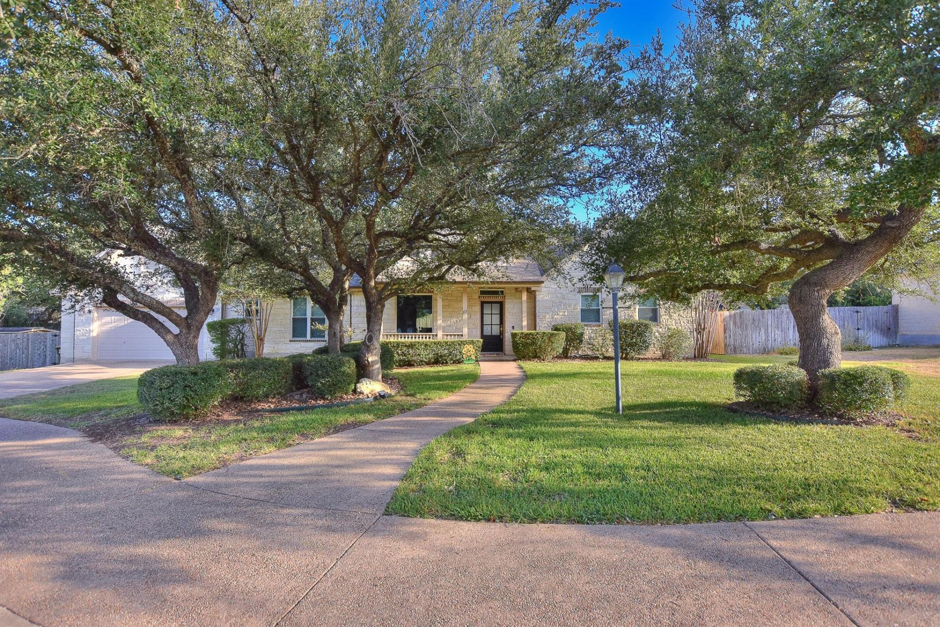 111 Pecos Ct, Georgetown, TX 78628 Main Photo