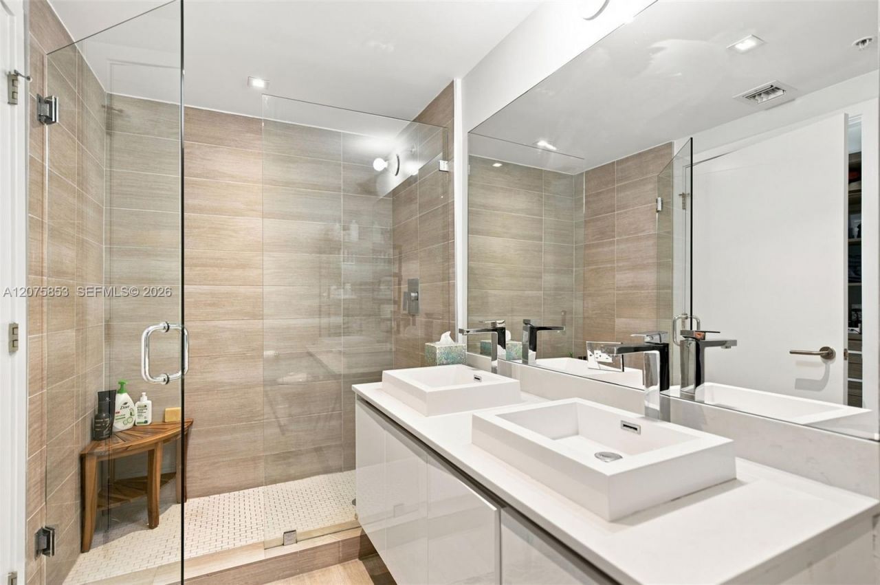 1600 SW 1st Ave , Unit 1103, Miami, FL 33129 Photo