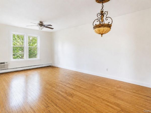 66-92 Selfridge , Unit 3J, Forest Hills, NY 11375