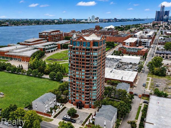 3320 Spinnaker Lane , Unit 2F, Detroit, Mi 48207