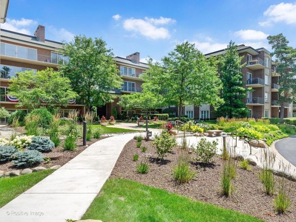 5 OAK BROOK CLUB Drive , Unit P6-N, Oak Brook, IL 60523