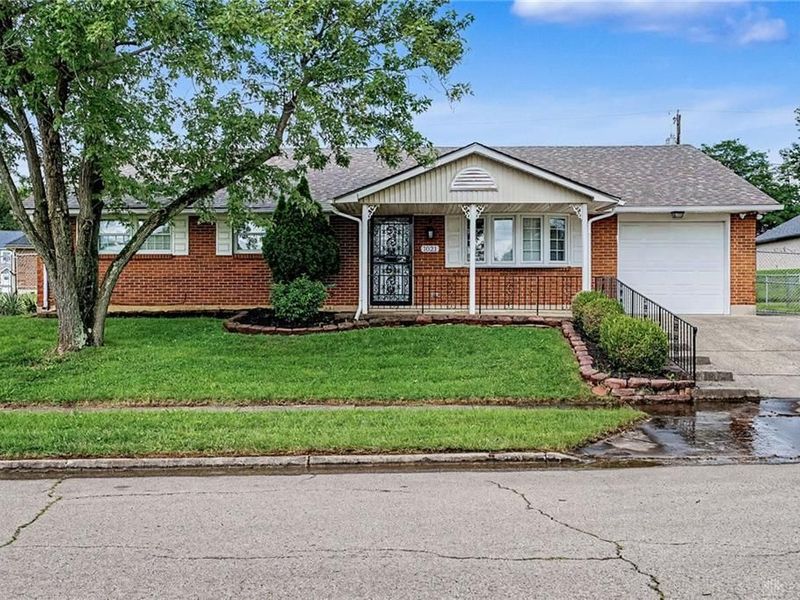 1021 Bethune Circle, Dayton, OH 45417 Photo 3